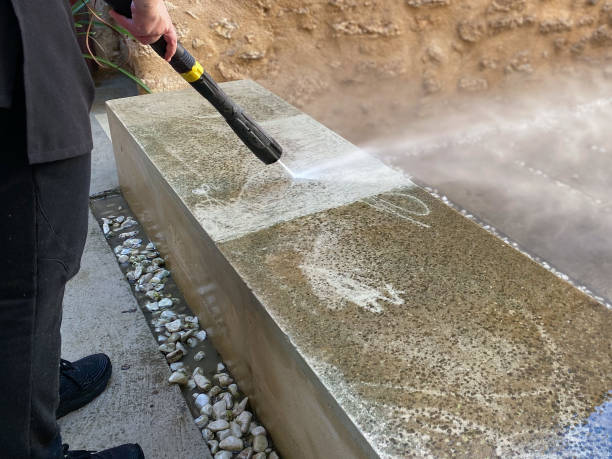 Best Deck Pressure Washing  in Bigfoot, TX